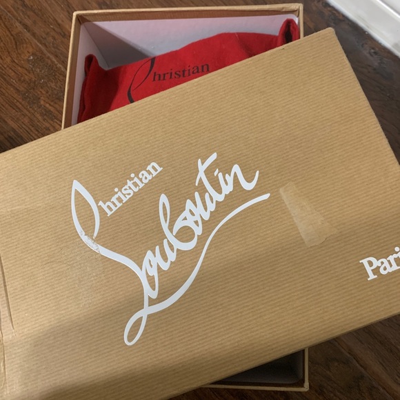 Christian Louboutin shapstagram - Picture 7 of 7